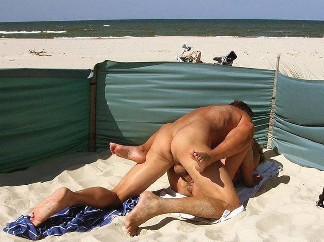 ходят голые на пляже (120) фото